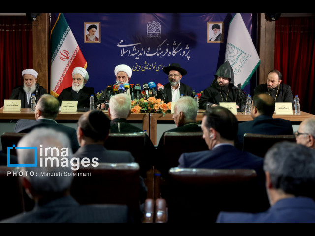 در همایش ملی «ادیان الهی و مساله تهاجم صهیونیزم و غرب به ایران» عنوان شد: ایران فقط یک سرزمین نیست، یک ملت یکپارچه است 